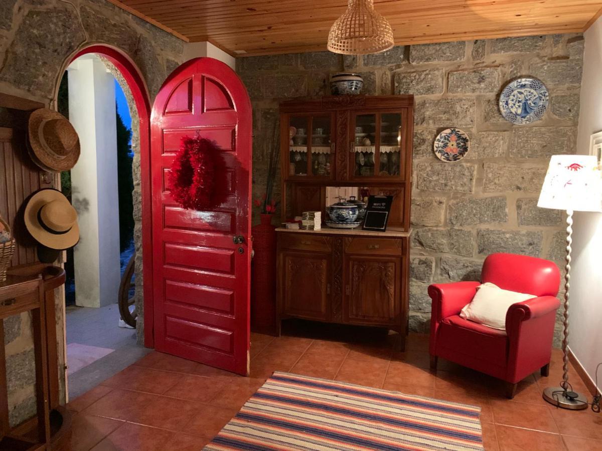 Vila Aurora Parada de Gatim Экстерьер фото