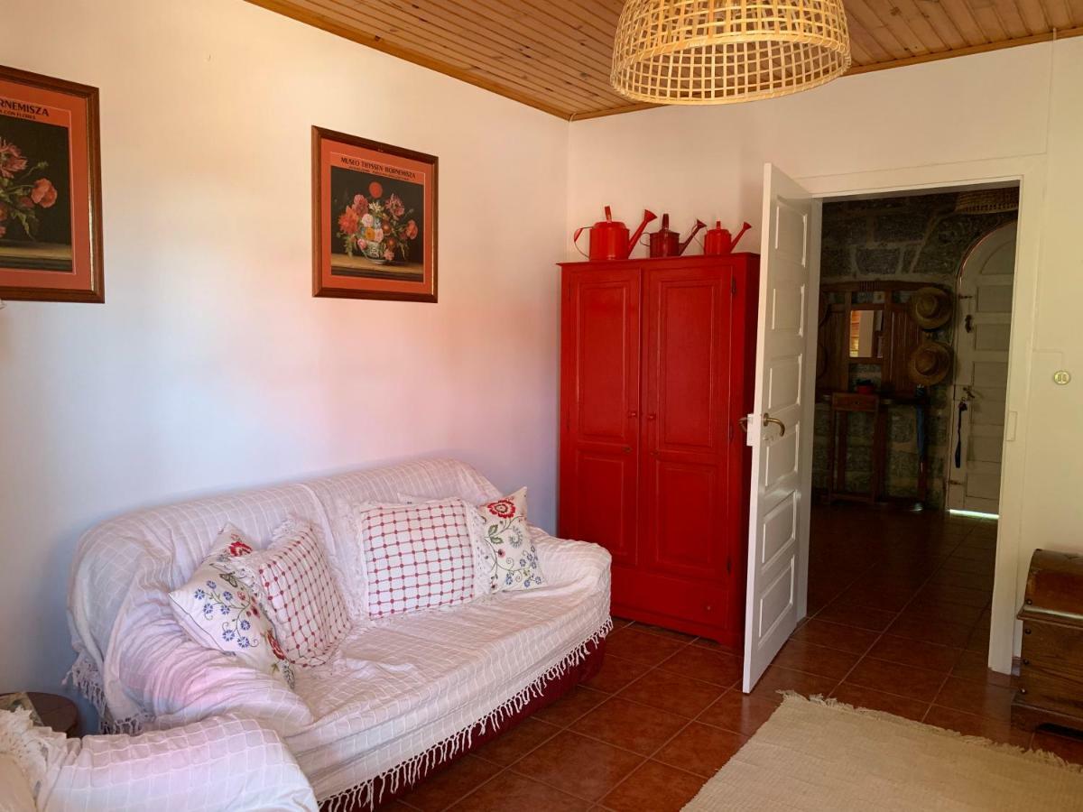 Vila Aurora Parada de Gatim Экстерьер фото